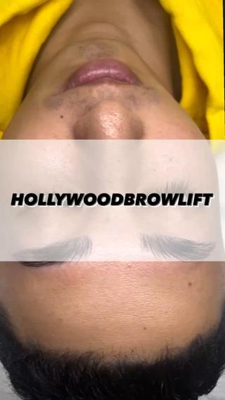 誰でも簡単に垢抜けできます
ボサボサ眉毛からかっこいい褒められ眉毛に
変身しませんか？？ 