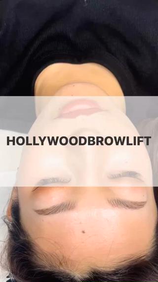 ハリウッドブロウリフト
次世代アイブロウ
垢抜け
モテ眉
清潔感 