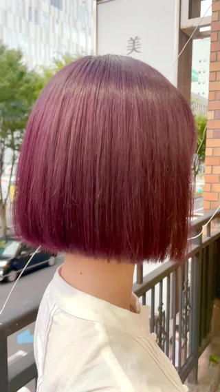 韓国アイドルみたいな
ピンクバイオレット

メニュー
ケアブリーチONカラー＋カラーバター＋オージュアトリートメント

濃いめに色を入れさせて頂けたので
色落ちと色もちも◎

カラーバター使用◎


＋2200円でダメージ94％軽減のケアブリーチに変更できます

屋外で見た時の画像です。

ファッションカラー ￥6600
リタッチカラー ￥5500
ブリーチカラー ￥13200
ブリーチリタッチカラー ￥12100
トナーカラー￥3000等

1番お安いクーポンご案内致します！

DMにて料金詳細お伝え致します⚐ﾞ

ご予約はホットペッパー又はお電話、DMより承っております！
お問い合わせのみでも可能ですので
是非1度ご連絡くださいませ

〒埼玉県さいたま市大宮区大門町2-86 田原ビル2F
☏048-871-8337

#髪質改善#黒染め#ウルフカット#インナーカラー#エクステ#ヘアセット#ハイライト#ダブルカラー#イルミナカラー#縮毛矯正#カラー#ブリーチ#トリートメント#韓国#ヘッドスパ#学割U24#ケアブリーチ#バレイヤージュ#前髪#オージュア#カット#グラデーション#シールエクステ#髪質改善トリートメント#白髪#ブリーチ#大宮#埼玉#大宮ヘアセット#くびれ#大宮エクステ 