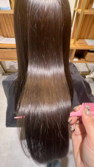 ホリスティックカラーで艶々仕上がりに