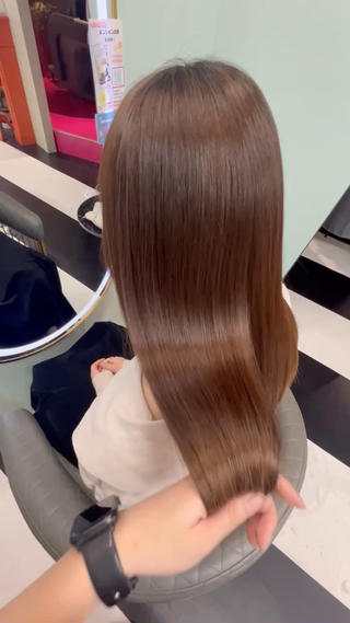 #ベージュ#アッシュ#アッシュベージュ#グレージュ#暗髪#艶カラー#透明感#シアーカラー#ブリーチ無し#ピンクベージュ#インナー#インナーカラー#髪質改善#新宿#新宿三丁目 