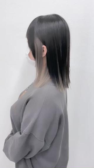 シルバーのインナーカラー 