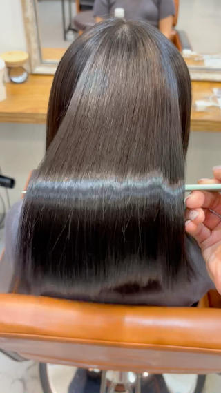 #髪質改善ストレート#縮毛矯正#酸性ストレート
地毛のように柔らかい質感の縮毛矯正️ 
