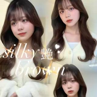 ふわっと動きのある𝑙𝑎𝑦𝑒𝑟 𝑐𝑢𝑡✧˖°.
⁡
レイヤーカットは小顔効果にも♡
ふわっとした瞬間も可愛くワンカールでもさらっと
スタイリングできます₊˚⊹⋆
⁡
⁡
レイヤーカットはお客様の雰囲気や骨格、ファッションに
合わせてこだわりのバランスでカットしています
是非お任せください♡
⁡ 