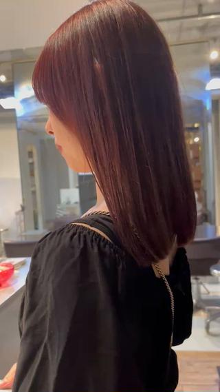 ワインレッドとぱっつんラインがカワイイ 