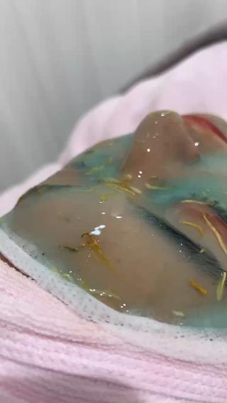 ハイドロジェリーマスクはお悩みに合わせて混ぜても使えます！！
コチラは、ベータカロチンフローラルとシーモス

 