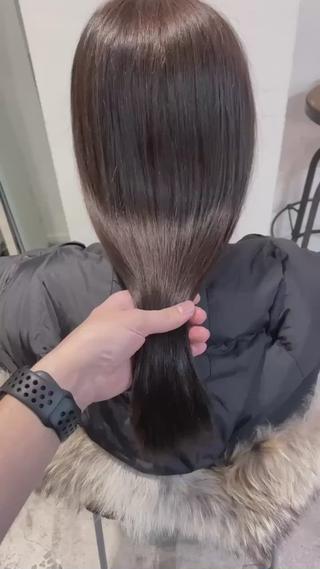 ダークブラウン 
ツヤツヤ過ぎてインスタでバズった艶髪

メニューはシングルカラー+トリートメントになります。
こちらの画像は¥4000のハホニコトリートメントをしています


【リンケージトリートメントがオススメな方】
・パサついてる
・髪にハリコシ・ツヤがない
・低価格で髪を整えたい


【ハホニコトリートメントがオススメな方】
・髪がダメージしてる
・ブリーチ毛
・パサつきが気になる
・外側だけでなく内部補修しっかりしたい
 