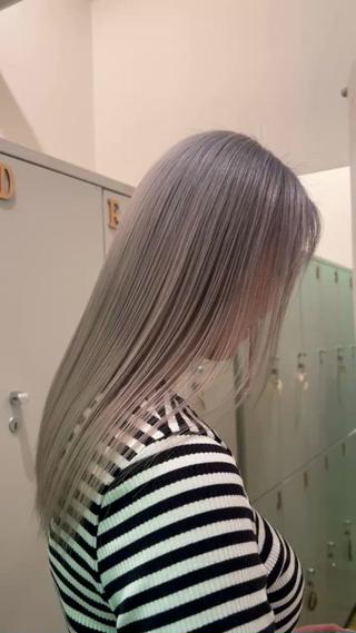 セミロング ハイトーンカラー/エ クステ/デザインのヘアスタイル