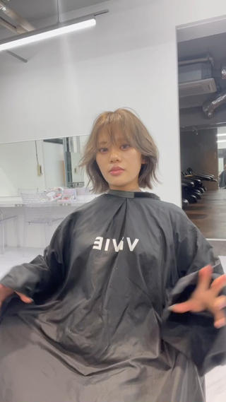 ミディアム カラー TATSUブリーチ/ ミルクティーベージュのヘアスタイル