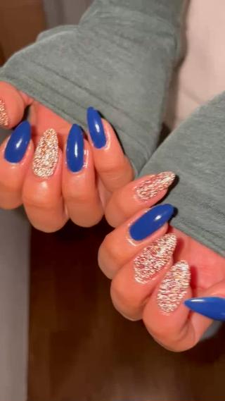 ツーカラー
ラメはフラッシュネイルでキラキラに
 