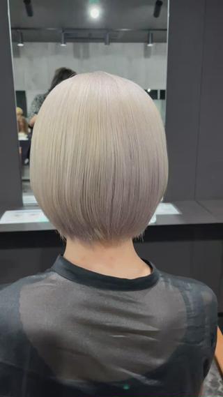 黒髪からホワイトカラー 