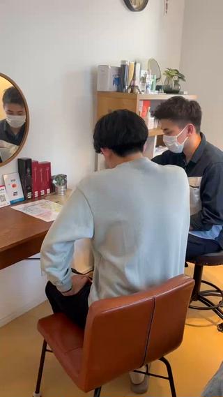 とある日の初回カウンセリングです。
初めてのお客様でも悩みなどを解決させていただくために
しっかりと行い施術させていただきます。 