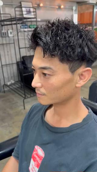 カットツイストスパイラルパーマ
ショートスタイルをよりカッコよく 