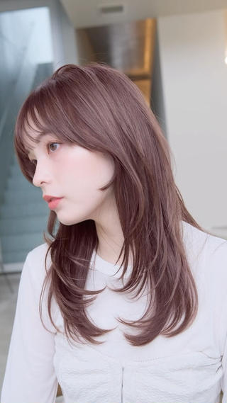 レイヤーカットとピンクブラウン 