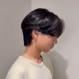 襟足長めの韓国風センターパート
スタイリングも簡単なのでおすすめです!
韓国風/センターパート/ニュアンスパーマ/カルマヘア/メンズヘア/メンズカット