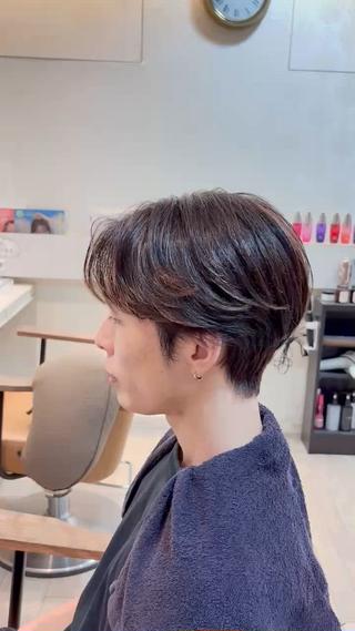 韓国風センターパートにダウンパーマで綺麗なシルエットに!