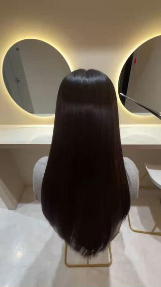 圧倒的なツヤ髪へ
乾かしただけで毎日綺麗プレミアム縮毛矯正 