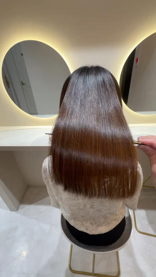 圧倒的なツヤ髪になれる縮毛矯正 