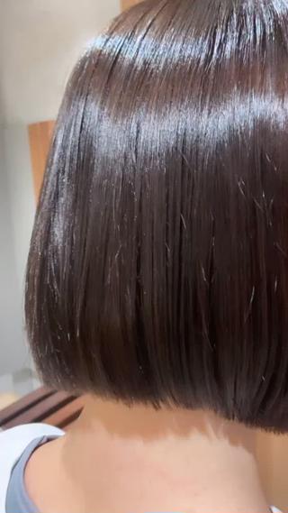 秋の落ち着いたブラウン
カットは自然と内に入るボブ 