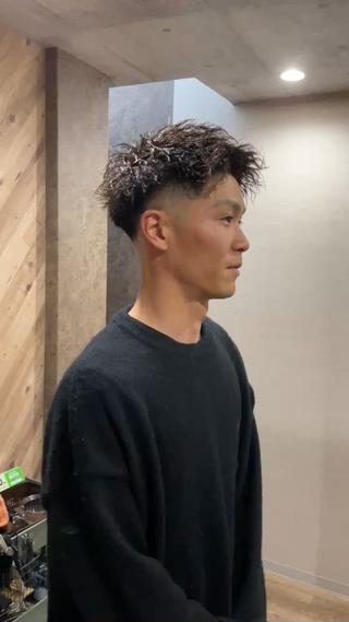 ツイストとフェードで男らしいスタイルに 