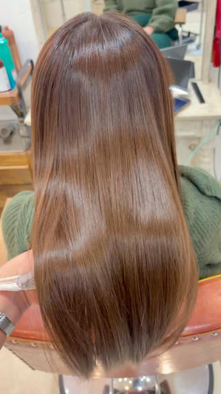 ピチキュアトリートメントで毛先までツヤツヤ

ピチキュアはgiteオリジナルの髪質改善のトリートメントここでしか味わえないツヤと手触りをぜひご体感ください 