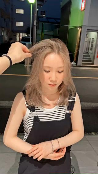 ミディアム カラー ムラ修正💎 艶髪ハイトーン💎のヘアスタイル