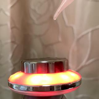 〜超音波導入〜


1秒間に100万回以上の振動を与え、美容液成分をお肌奥まで浸透させる事が出来ます

温熱効果もあり血行やリンパの流れを良くし、さらにリフトアップや小顔効果も得られます


◎美容液の浸透力アップ
◎肌トラブルを防ぐ
◎ハリのあるツヤ肌
◎保湿
◎シミ、シワ対策
◎リフトアップ
◎むくみ改善
◎きめ細かいお肌へ



追加オプション価格: ¥3300 