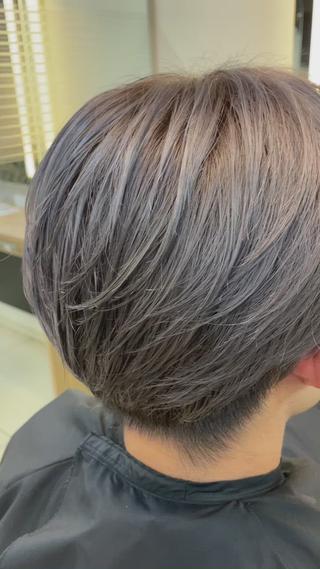 ラベンダーシルバー
ブリーチ2~3回カラーです
ご相談ください 