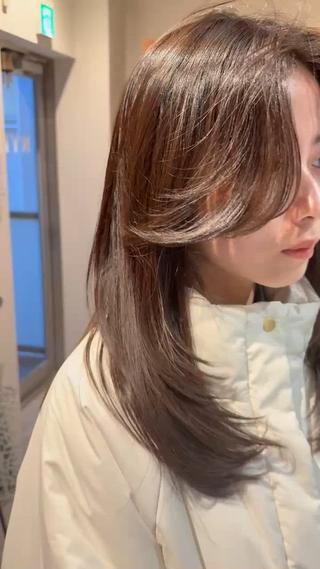 海外レイヤー×ナチュラルブラウン×艶トリートメント(イルミナカラー使用で透明感UP!)
ワンカールでスタイリング完了