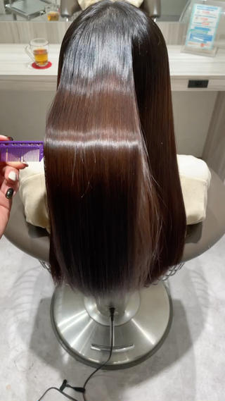 プレミアムな【髪質改善】で、気になるダメージ、乾燥、パサつき、アホ毛に徹底的に集中補修。
見違えるのほどのツヤ感を体感してください。

この度は投稿をご覧頂き、誠にありがとうございます


正しい薬剤履歴、独自の技術があなたの理想を叶えます。
他店でお断りされてしまった方、是非1度ご相談下さい。


ご新規様限定トリートメント各種半額で追加可能
お客様1人につき1名紹介で次回500円割引
Instagramの相互フォローと、仕上がりのお写真をストーリーまたは投稿でタグ付け投稿して頂きますと、お会計から500円引きさせて頂きます

営業時間
平日 11:00~20:00  カット最終受付20時 
髪質改善 最終受付19時
土日祝9:00~19:00
カット最終受付 18:00
髪質改善最終受付17:00

場所 
〒450-0003
愛知県名古屋市中村区名駅南１丁目２８−１９ 名南クリヤマビル1F EARTH名駅店

名古屋駅から名駅通りを笹島方面に歩いて五分ほどで着きます駿台予備校の隣にあります

052-533-7581

ご予約、ご質問等、超お気軽にDMからお願いします

EARTH名駅店 トップスタイリスト 岡本一真

#髪質改善トリートメント
#名古屋髪質改善
#名古屋髪質改善トリートメント
#名古屋さん熱トリートメント
#名駅髪質改善
#名駅さん熱トリートメント
#艶髪

#酸性縮毛矯正
#縮毛矯正
#酸性ストレート
#縮毛矯正
#ブリーチ縮毛矯正
#ブリーチ矯正
#名駅酸性縮毛矯正
#名古屋酸性縮毛矯正
#名駅酸性ストレート
#名古屋酸性ストレート
#名古ブリーチ縮毛矯正

 