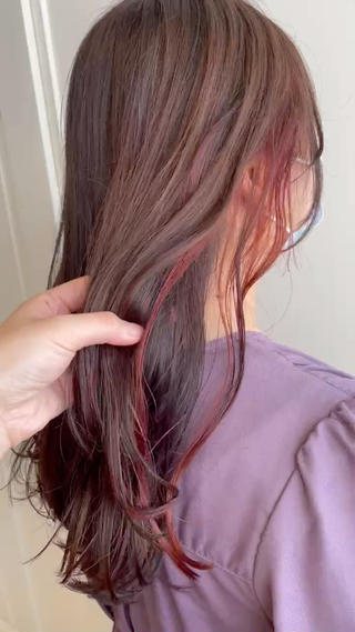 ロング カラー MIOベージュカラー 柔らかいカラーのヘアスタイル