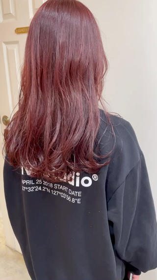 セミロング カラー MIOベージュカラー 柔らかいカラーのヘアスタイル