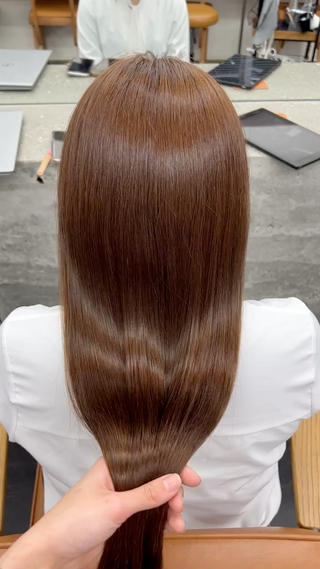 ロング カラー Garland 表参道所属・ミディアムレイヤー/ 艶カラー🎀　emiのヘアスタイル