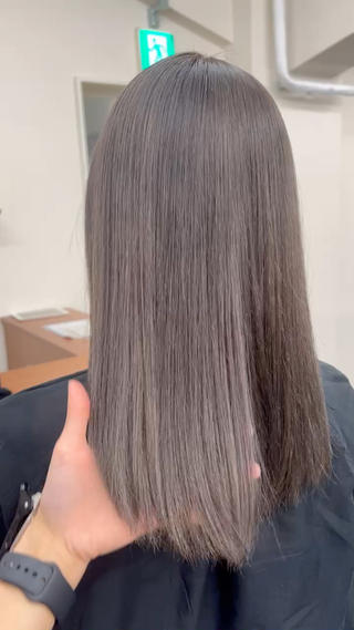 ミディアム カラー Garland 表参道所属・ミディアムレイヤー/ 艶カラー🎀　emiのヘアスタイル