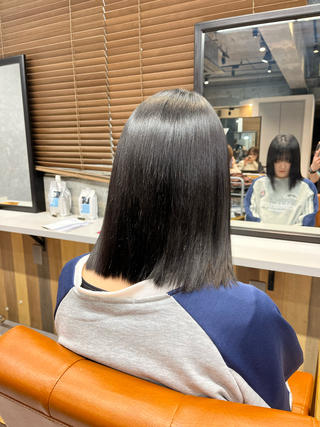 就活で暗くしないといけない方でも色味のある暗髪へ

ブリーチ繰り返したダメージ毛でも髪質改善をプラスしてここまで艶髪に

就活前に綺麗にしていかれませんか？？ 