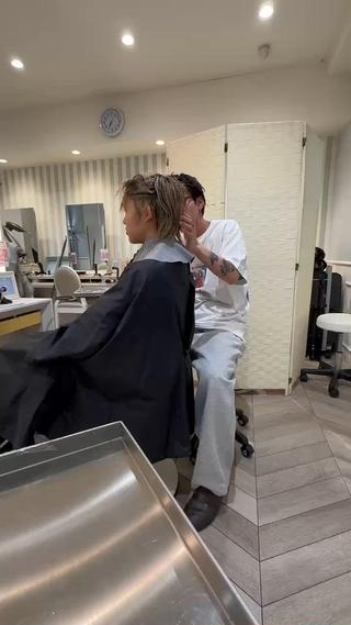 サロンワーク風景
lifestyleやfashionに合わせた似合うスタイルをご提案します 