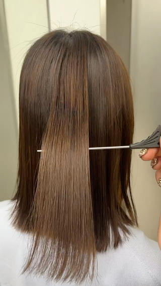 縮毛矯正でツヤツヤサラサラの髪へ

これからの季節広がりやすい髪の毛に縮毛矯正がオススメです

︎ブリーチ毛はできない場合がございます。 