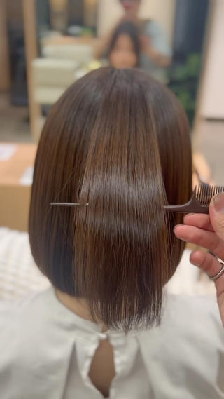 ・地毛風ストレート
   しっかり丸みを持って伸びてくれます！
   今までのストレートで満足行かなかった方是非是非お任 
せ下さい

・パキッとし過ぎないストレート

・朝がとても楽になります

・どんな癖でもここまでなります*゜ 