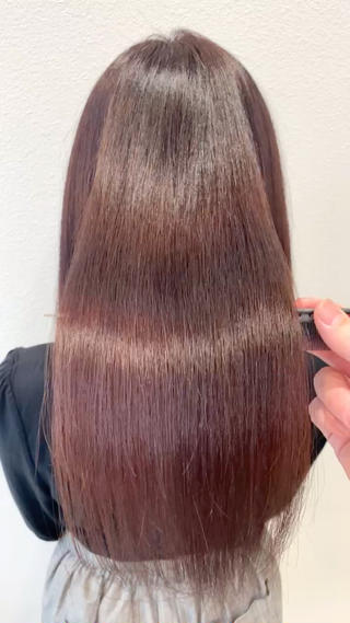暗めの秋カラーに
髪質改善トリートメントで艶髪に
 