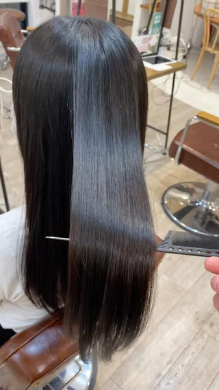 髪質改善縮毛矯正で
美髪、艶髪に
髪質に合わせた優しい薬剤選定で
癖も緩和され艶髪に

#ロング
#髪質改善トリートメント
#髪質改善
#縮毛矯正 