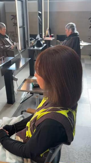 ミディアム カラー 艶カラー／ベージュ/ ショート/安岡哲兵のヘアスタイル