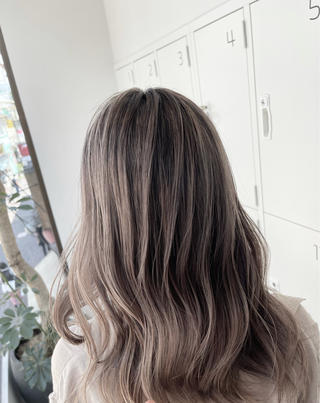 セミロング ハイライトバレイヤー ジュ&縮毛矯正✨櫻野のヘアスタイル