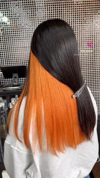 鮮やかなオレンジのインナーカラーです

ブリーチ1〜2回必要になります！ 