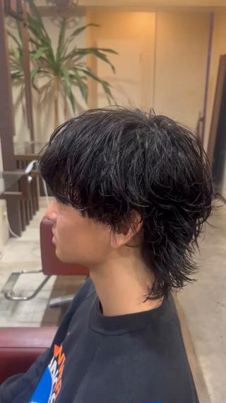 パーマ メンズ メンズ/Wカラー/ 波巻き/サーフカールのヘアスタイル