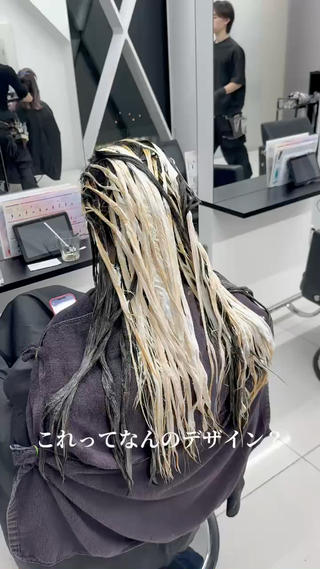 ロング カラー ブリーチカラー 安田海音のヘアスタイル