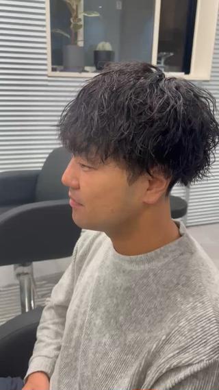 刈り上げマッシュ+波巻きパーマ

とにかくセットを楽にしたいといった方におすすめのパーマです！
 