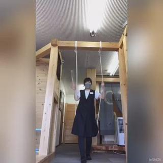 キッズスペース
大人も乗れるブランコあります 