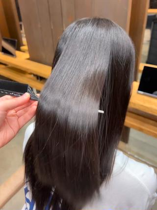 縮毛矯正
縮毛矯正される場合はTOKIOトリートメントがおすすめです
髪質ケア&質感ケアをしながら髪に輝きを与えることが出来ます 