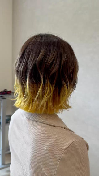 『グラデーションカラー』
アッシュベージュ×ネオンイエロー 