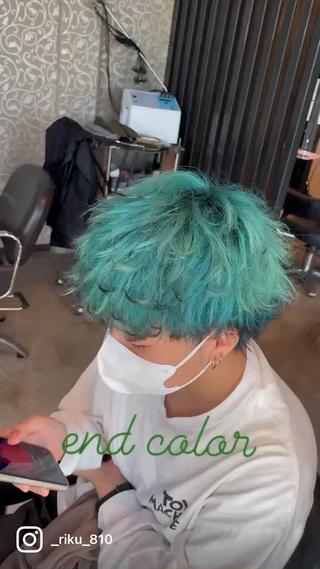 ミンドグリーンのフォックスカラーで奇抜なスタイル
唯一無二なスタイルです 